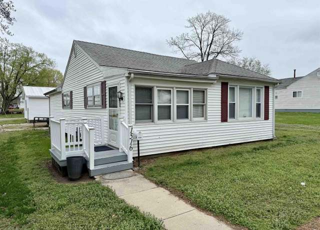 Property at 1516 Laplante St, Vincennes, IN 47591, 3 beds, 1 bath