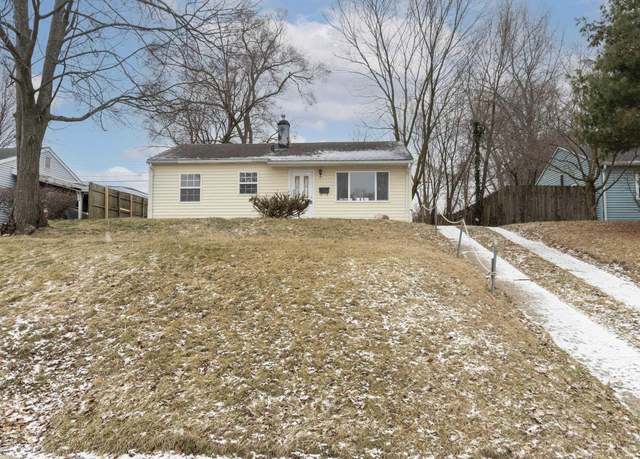 Property at 216 Barbie St, South Bend, IN 46614, 3 beds, 1 bath