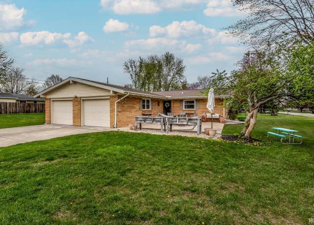Property at 4092 W Broadway Ave, Bloomington, IN 47404, 3 beds, 2 baths