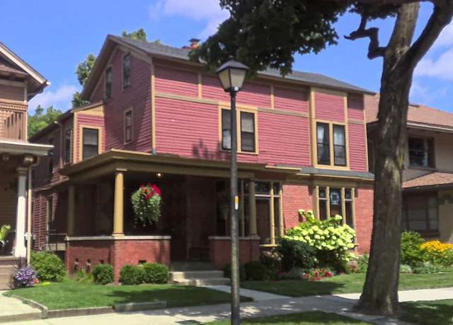 Property at 910 W Wayne St, Fort Wayne, IN 46802, 5 beds, 4 baths