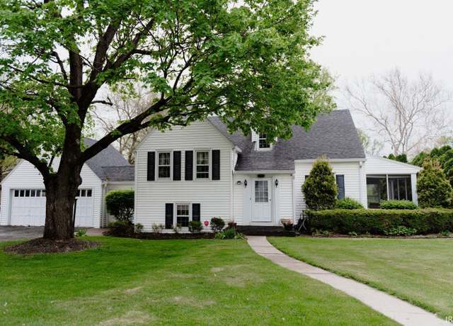 Property at 207 E Boulevard Blvd, Kokomo, IN 46902, 3 beds, 1.5 baths