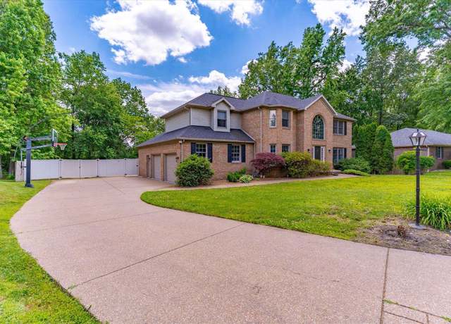 Property at 237 Knollview Dr, Evansville, IN 47711, 4 beds, 3.5 baths