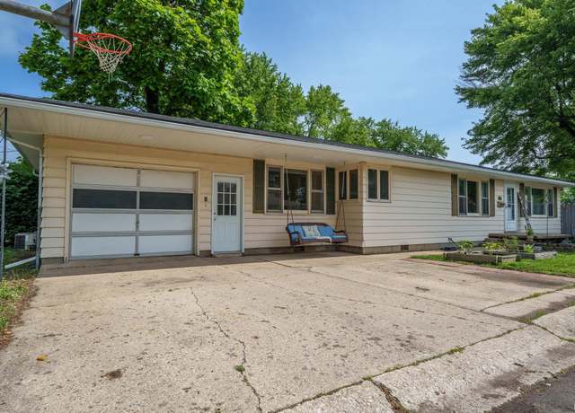 Property at 402 W 39th St, Marion, IN 46953, 3 beds, 1.5 baths