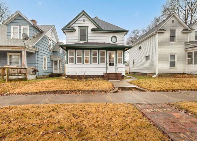 Property at 214 Hammond Pl, South Bend, IN 46601, 3 beds, 1.5 baths