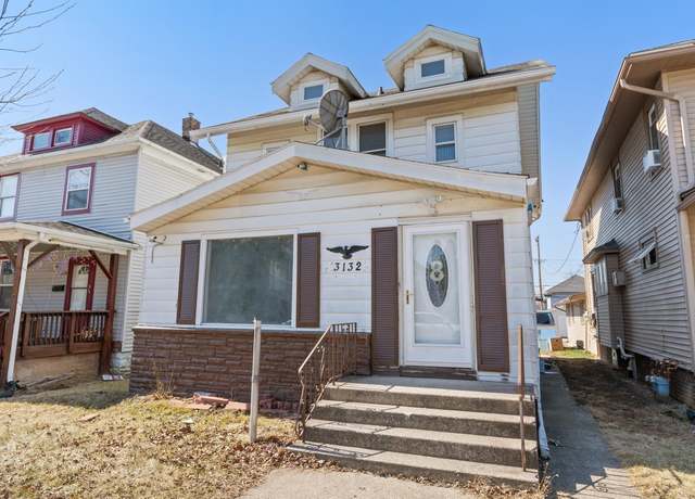 Property at 3132 S Calhoun St, Fort Wayne, IN 46807, 3 beds, 2.5 baths