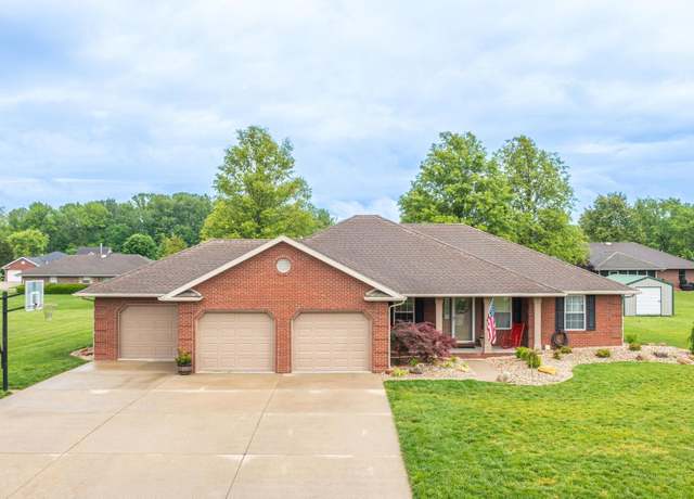 Property at 1720 W 1st St, Jasper, IN 47546, 4 beds, 3 baths