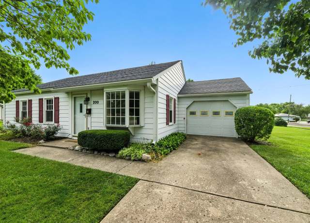 Property at 200 S Crescent Dr, Frankfort, IN 46041, 3 beds, 1 bath