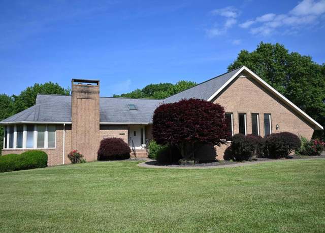 Property at 1029 S University Dr, Jasper, IN 47546, 3 beds, 2 baths
