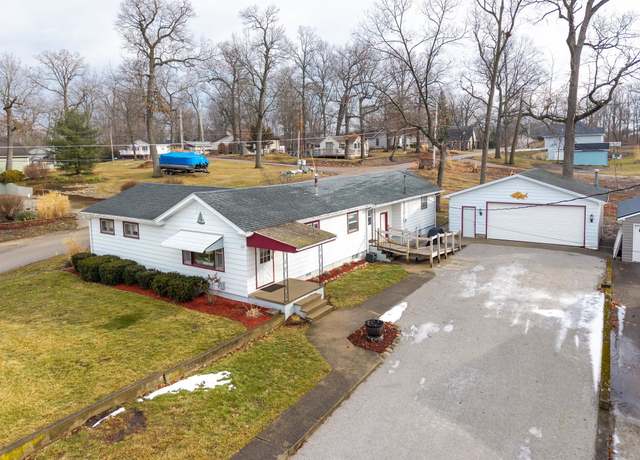 Property at 135 Lane 840 Snow Lk, Fremont, IN 46737, 4 beds, 2 baths