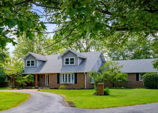 Property at 5800 W Winterhawk Ct, Muncie, IN 47304, 4 beds, 3.5 baths