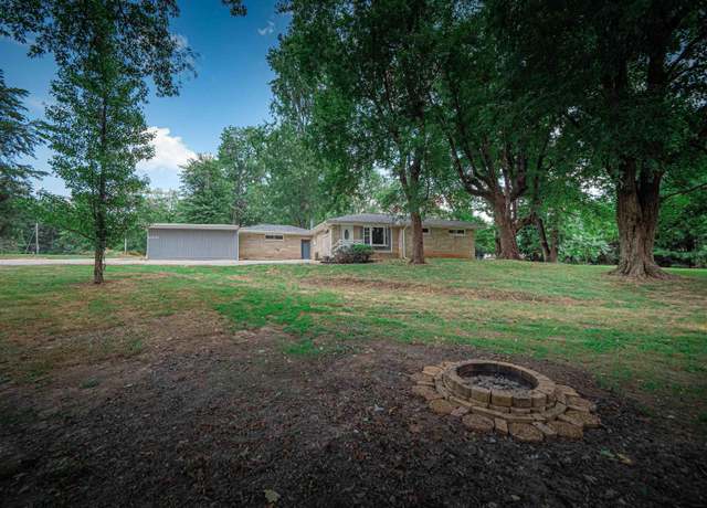 Property at 8231 Maple Ln, Evansville, IN 47725, 3 beds, 2 baths