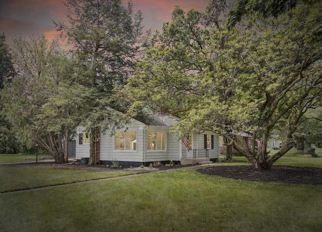 Property at 2425 Ojibway Trl, Fort Wayne, IN 46809, 3 beds, 2 baths