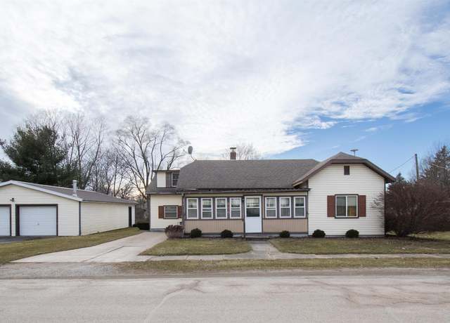 Property at 806 Water St, Ligonier, IN 46767, 3 beds, 1 bath