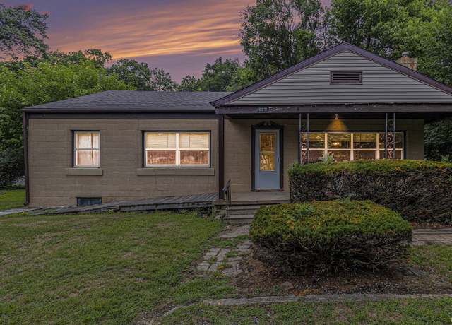 Property at 2016 E Jefferson Blvd, Mishawaka, IN 46545, 3 beds, 1 bath
