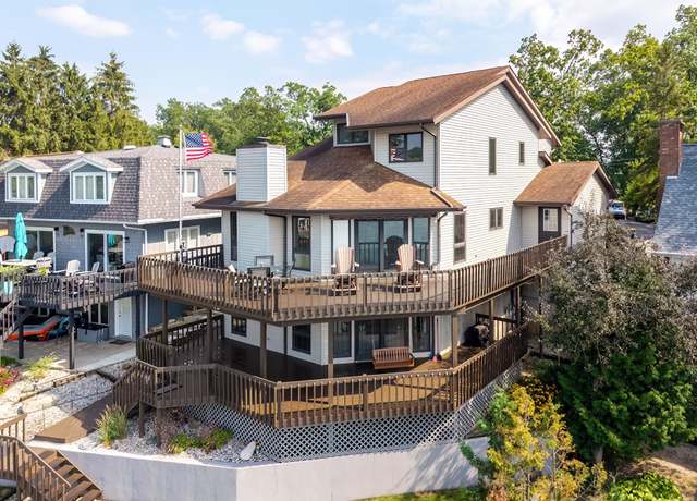 Property at 100 Lane 200fd Lake James, Angola, IN 46703, 3 beds, 2.5 baths