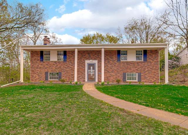 Property at 1826 Woodmont Dr, South Bend, IN 46614, 4 beds, 3 baths
