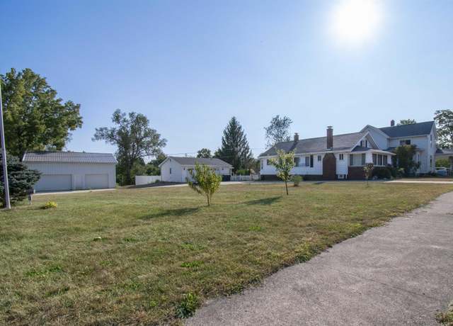 Property at 320 Silver St, Kendallville, IN 46755, 3 beds, 1 bath