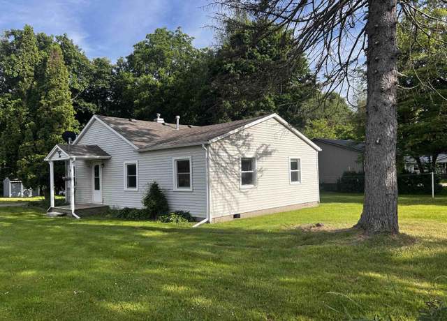 Property at 4065 W Orland Rd, Angola, IN 46703, 3 beds, 1 bath