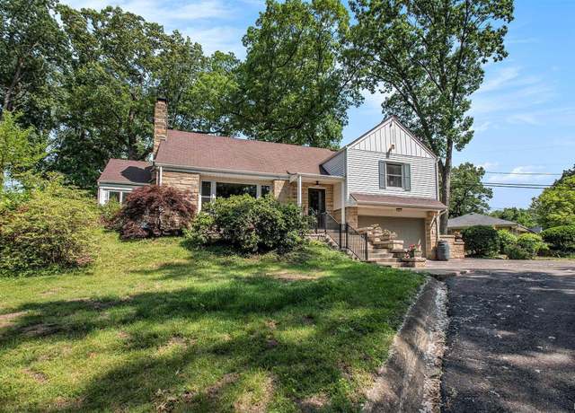 Property at 1730 Oak Park Dr, South Bend, IN 46617, 3 beds, 2 baths