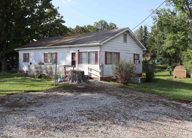 Property at 807 E Beardsley St, Winslow, IN 47598, 3 beds, 1 bath