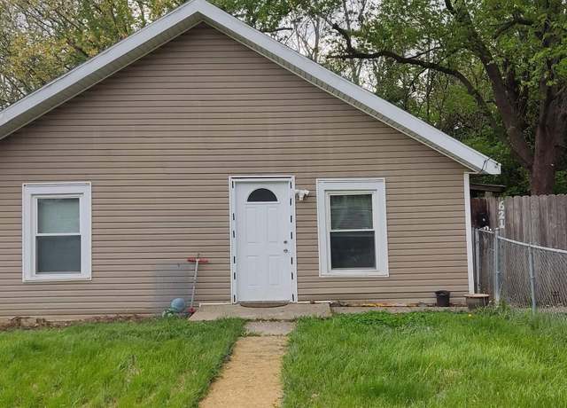 Property at 621 N Adams St, Bloomington, IN 47404, 3 beds, 1 bath