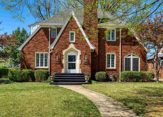 Property at 1444 Brookside Dr, Evansville, IN 47714, 3 beds, 2.5 baths