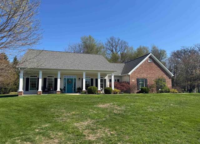 Property at 1519 Briar Ln, Rochester, IN 46975, 3 beds, 2.5 baths