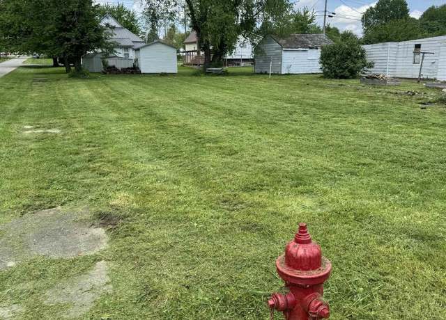 Property at 505 E 3rd St, Bicknell, IN 47512