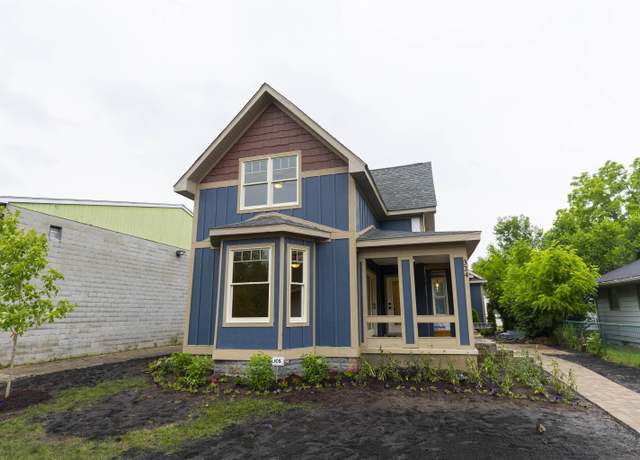 Property at 324 W Mishawaka Ave, Mishawaka, IN 46545, 4 beds, 2.5 baths