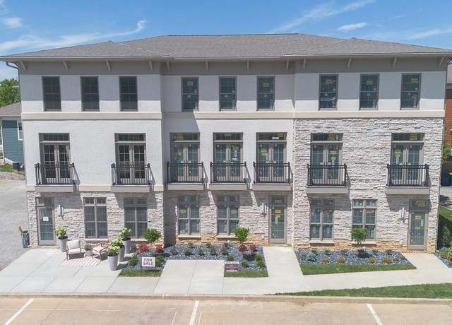 Property at 1550 S Piazza Dr, Bloomington, IN 47401, 2 beds, 3 baths
