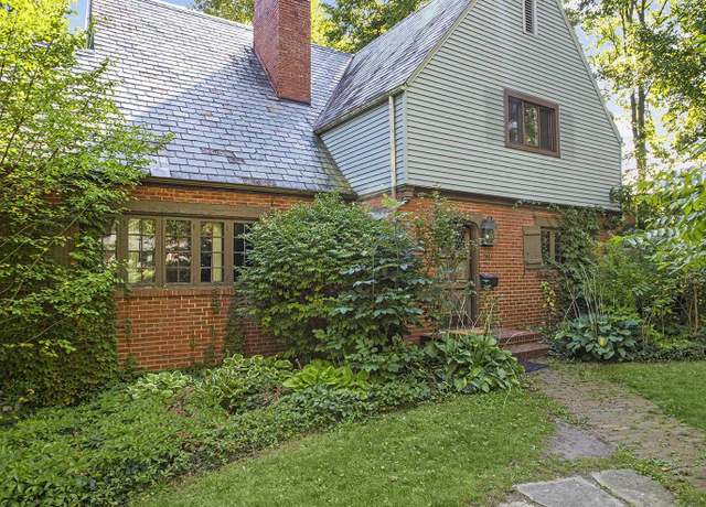 Property at 2814 Miami St, South Bend, IN 46614, 4 beds, 3 baths