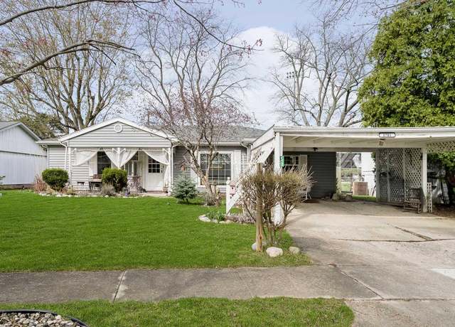 Property at 2701 N Richmond Dr, Muncie, IN 47304, 4 beds, 2 baths