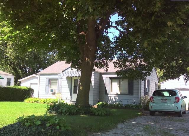 Property at 2210 Maplewood Rd, Fort Wayne, IN 46819, 3 beds, 1 bath