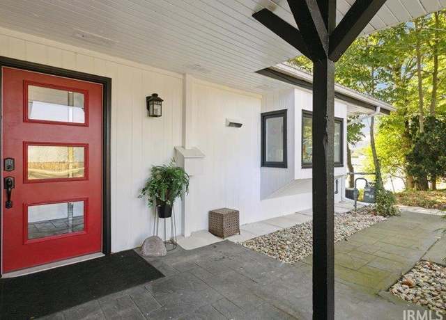 Property at 21792 County Road 10 Rd, Elkhart, IN 46514, 3 beds, 2.5 baths