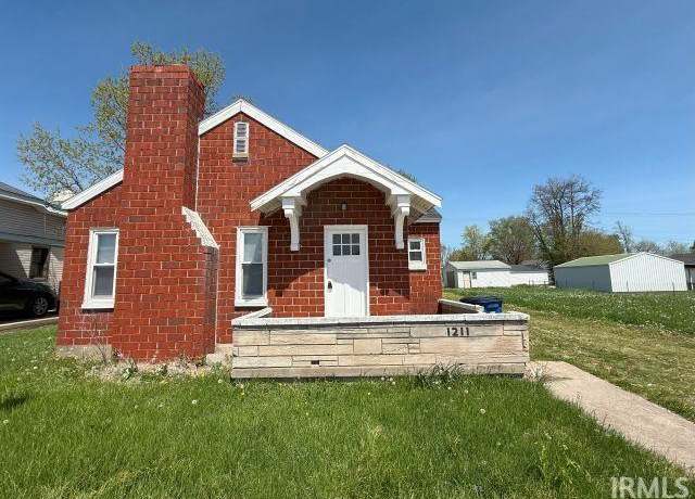 Property at 1211 W Main St, Mitchell, IN 47446, 2 beds, 1 bath