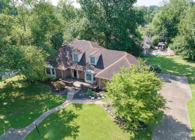 Property at 505 Wyndclyff Dr, Evansville, IN 47711, 5 beds, 3.5 baths