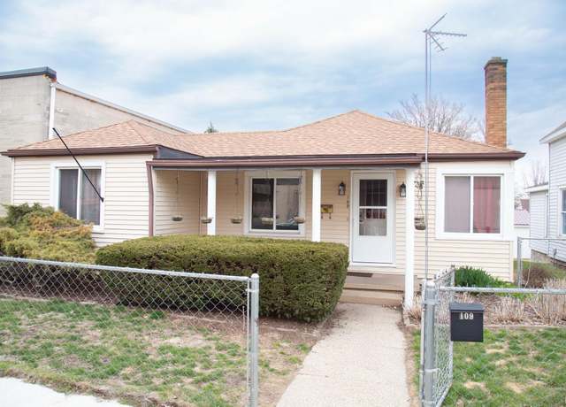 Property at 109 E North St, Bremen, IN 46506, 4 beds, 1 bath