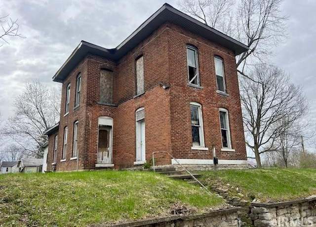 Property at 2012 S Washington St, Marion, IN 46953, 4 beds, 2 baths