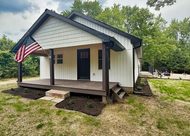 Property at 4977 E State Road 46, Bloomington, IN 47408, 4 beds, 3 baths