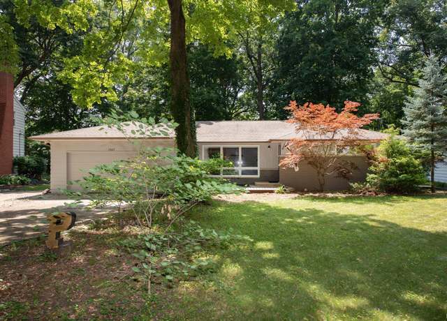 Property at 1527 Summit Dr, West Lafayette, IN 47906, 3 beds, 2.5 baths