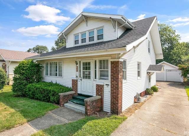 Property at 190 Gage Ave, Elkhart, IN 46516, 3 beds, 2.5 baths