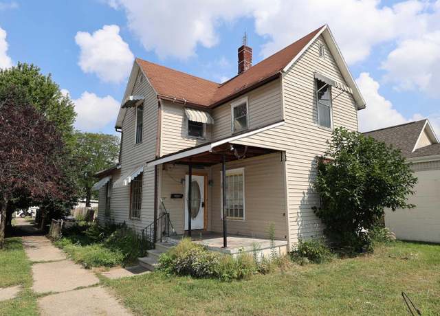 Property at 1222 W Franklin St, Elkhart, IN 46516, 4 beds, 1 bath