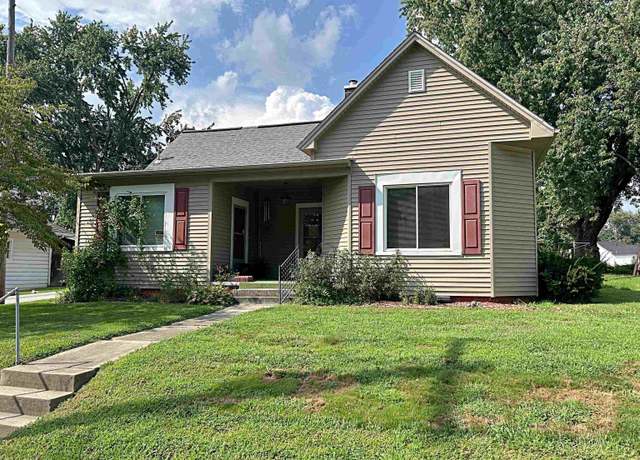 Property at 902 Center St, Washington, IN 47501, 2 beds, 1.5 baths