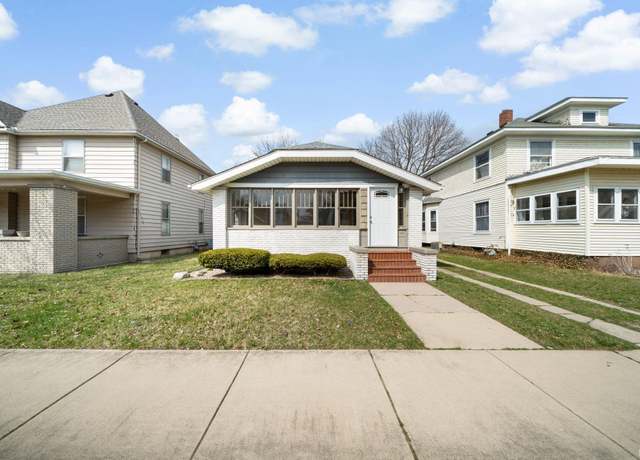 Property at 304 W Crawford St, Elkhart, IN 46514, 2 beds, 1 bath