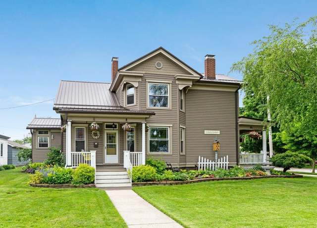 Property at 804 S Jackson St, Auburn, IN 46706, 5 beds, 2 baths