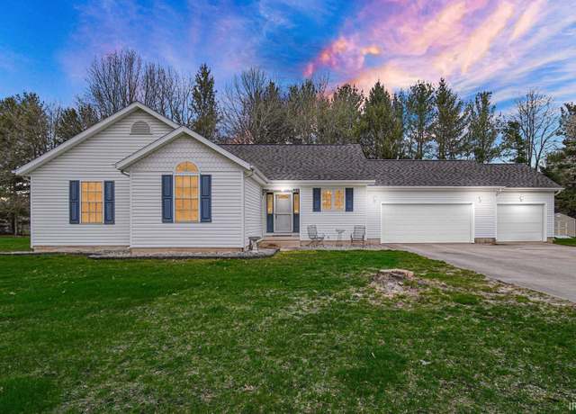Property at 11105 Regency Ct, Plymouth, IN 46563, 3 beds, 2 baths
