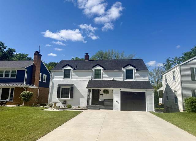 Property at 2028 Linden Ave, Mishawaka, IN 46544, 3 beds, 2.5 baths