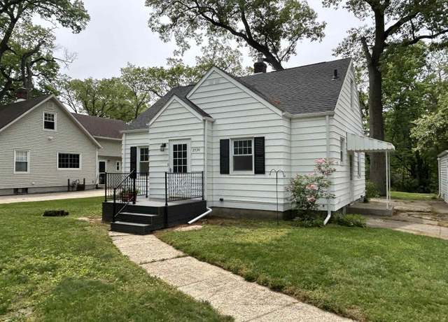 Property at 3534 Oakcrest Dr, South Bend, IN 46615, 3 beds, 1.5 baths