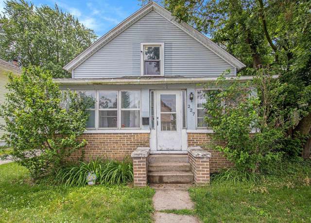 Property at 227 E Marion St, Mishawaka, IN 46545, 3 beds, 2 baths