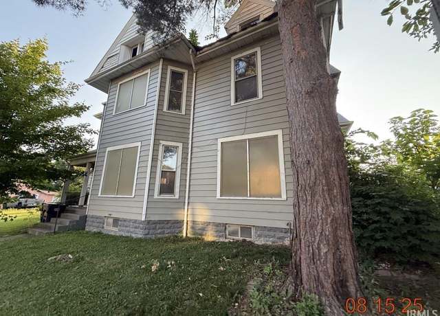 Property at 340 W 11th St, Anderson, IN 46016, 4 beds, 2.5 baths